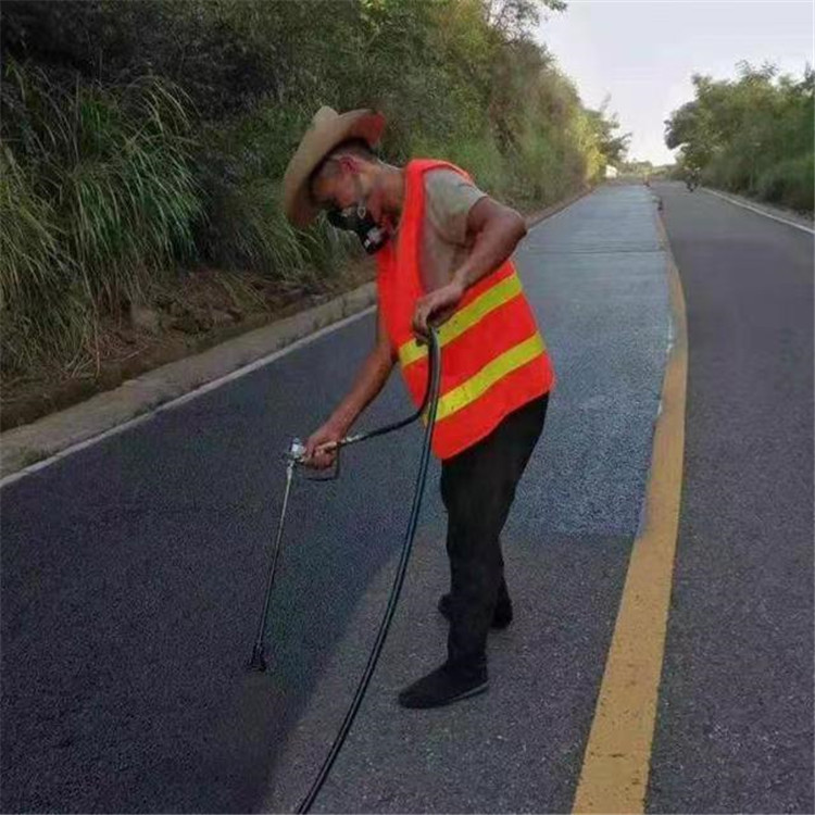 琼海 彩色防滑路面的底涂是保障路面附着力